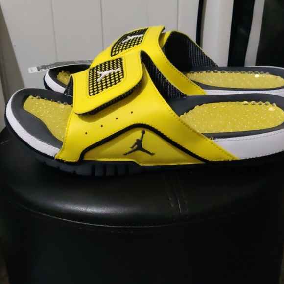 Jordan hydro IV Retro size 9. main image 5
